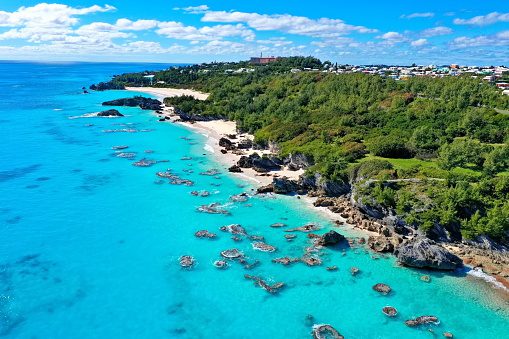 Island in the middle of the Atlantic Ocean