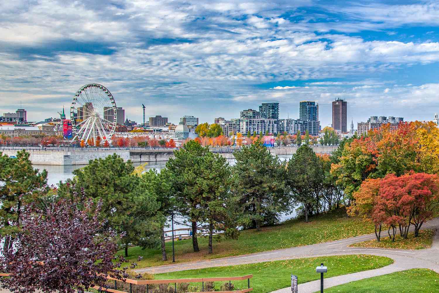 TAL-montreal-canada-view-primary-MONTREALTAX25-2fa3fb97fb8440ed902652b54f8dbe74